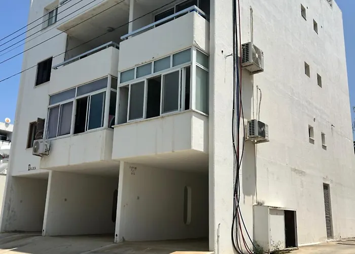 Sunlit Serenity In * パ フォス