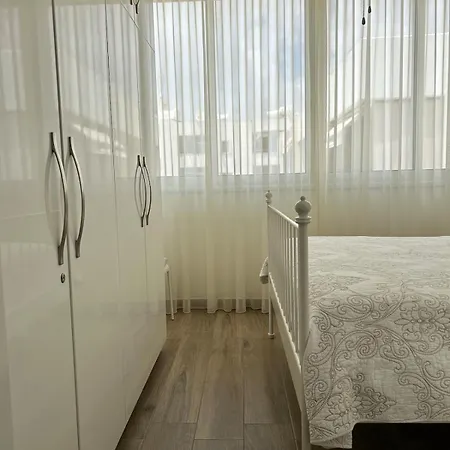 Appartement Sunlit Serenity In *